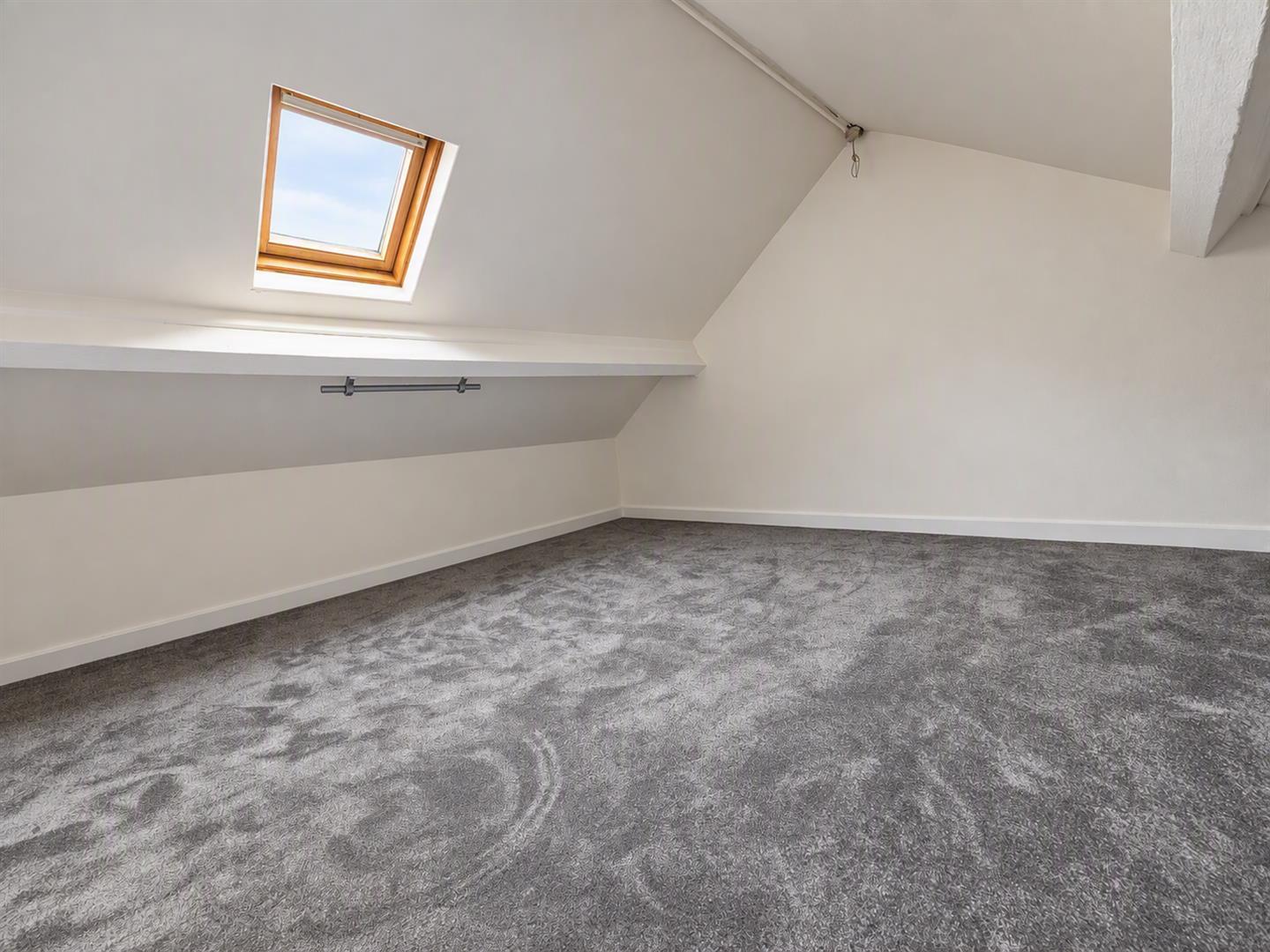 attic room.png